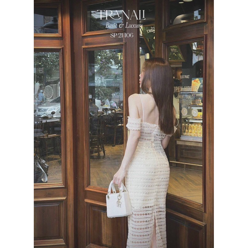 Đầm ren bẹt vai