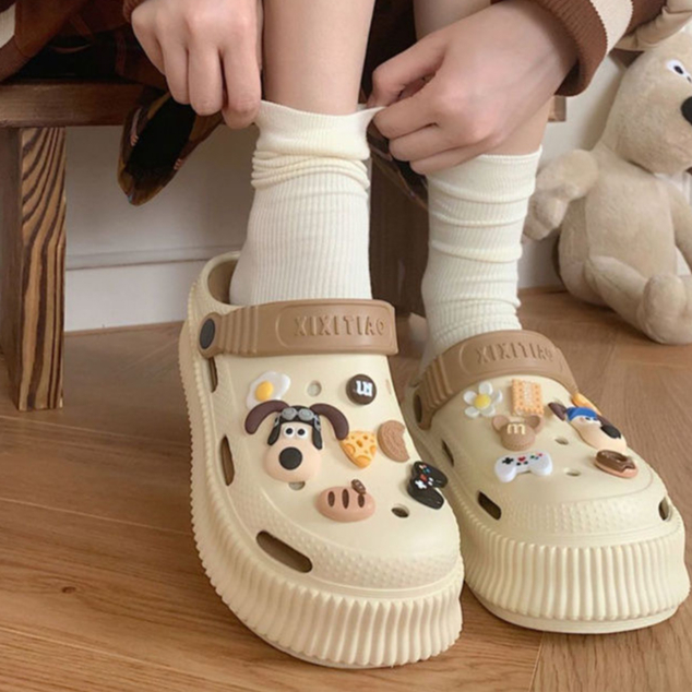 Dép nữ dép cross dép bánh mì dép sục gắn sticker hình chú chó đễ thương đế EVA chống trượt