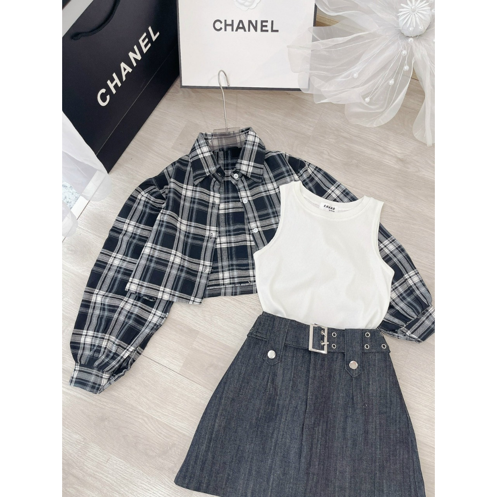 SET 3 MÓN CARO: ÁO SƠ MI TAY PHỒNG FORM LỬNG + ÁO SÁT NÁCH TRẮNG + CHÂN VÁY JEAN BELT NÚT