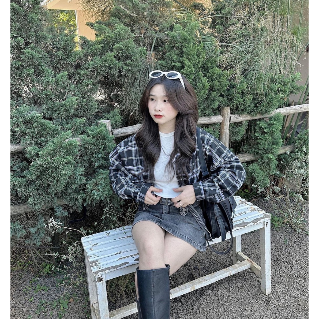 SET 3 MÓN CARO: ÁO SƠ MI TAY PHỒNG FORM LỬNG + ÁO SÁT NÁCH TRẮNG + CHÂN VÁY JEAN BELT NÚT