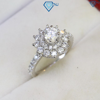 Nhẫn nữ kim cương Moissanite 5mm xi bạch kim kiểm định GRA, mặt bông hoa đính đá cao sang trọng NNM0018 - Trang Sức TNJ
