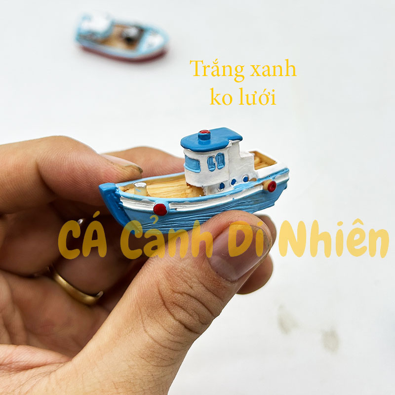 Tàu Thuyền Đánh Cá màu XANH mini bằng nhựa trang trí hồ cá tiểu cảnh Terrarium