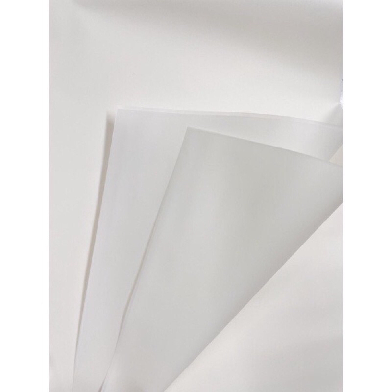 Tập 20 tờ giấy 1 mặt TRƠN ,bóng mờ gói hoa sang , gói hoa đẹp