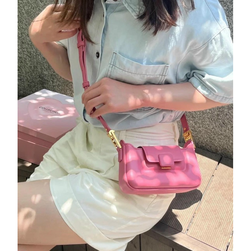 Túi xách khoá gập vuông có 2 dây kèm hộp