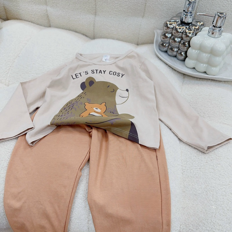 Quần áo thu đông bé trai, set bộ quần áo dài tay chất cotton họa tiết gấu Let’s stay cosy cho bé