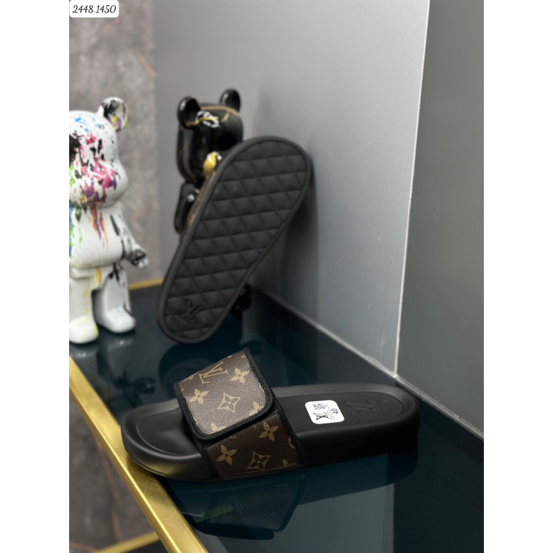 Dép lê nam LV dạng quai dán 3 màu mới về đế cao su bám chân