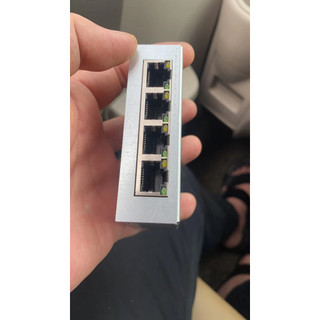 SWITCH POE Repeater 4 Port 1  in 3 out