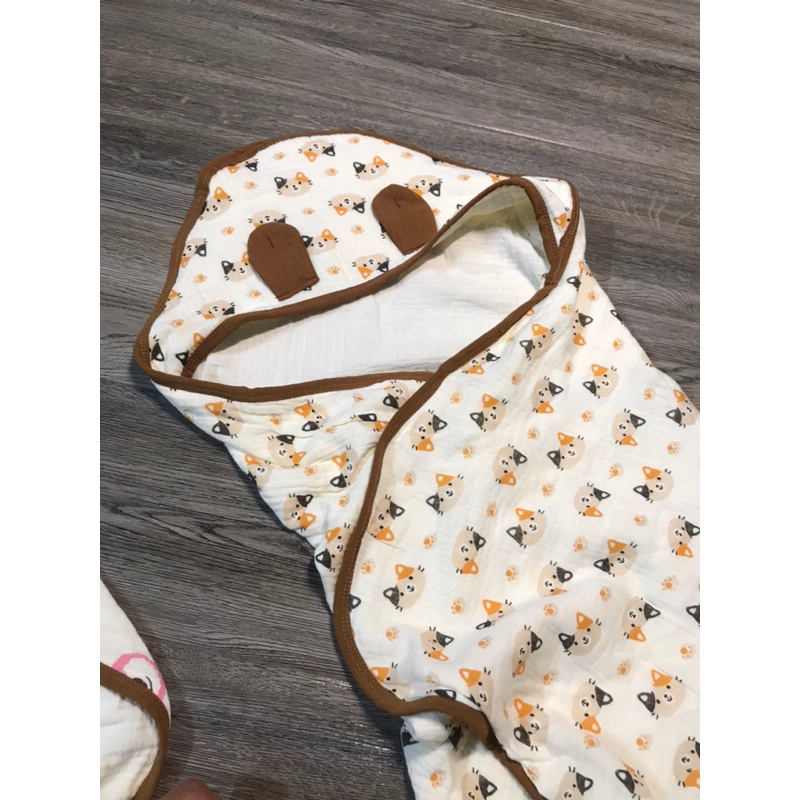 Khăn Quấn Ủ 4 lớp Cho Bé Sơ Sinh Có Mũ Tai Gấu Chất Xô Musline Cao Cấp Kích Cỡ 75cmx75cm
