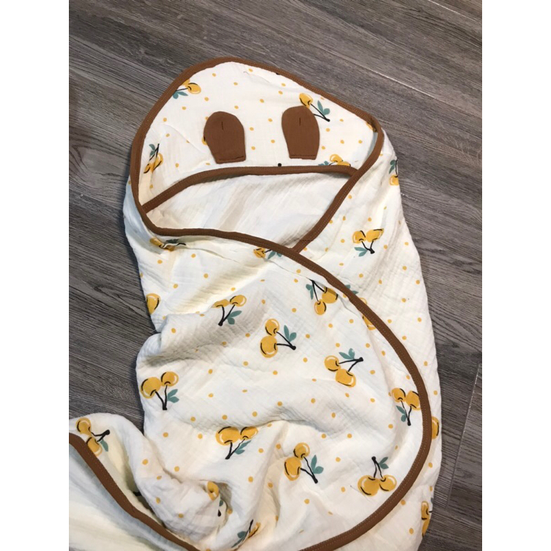 Khăn Quấn Ủ 4 lớp Cho Bé Sơ Sinh Có Mũ Tai Gấu Chất Xô Musline Cao Cấp Kích Cỡ 75cmx75cm
