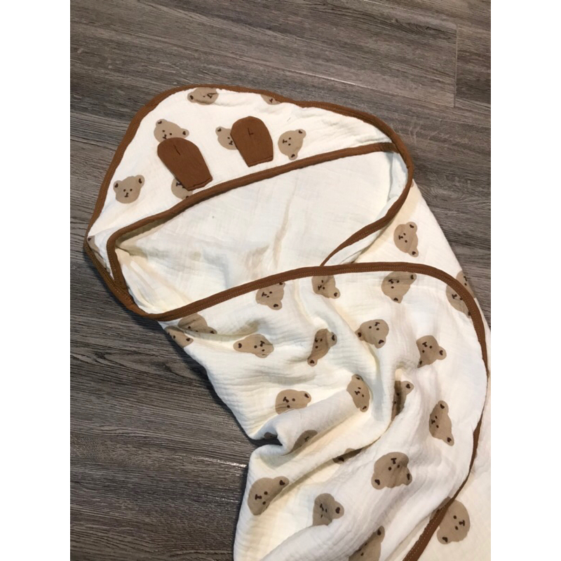 Khăn Quấn Ủ 4 lớp Cho Bé Sơ Sinh Có Mũ Tai Gấu Chất Xô Musline Cao Cấp Kích Cỡ 75cmx75cm