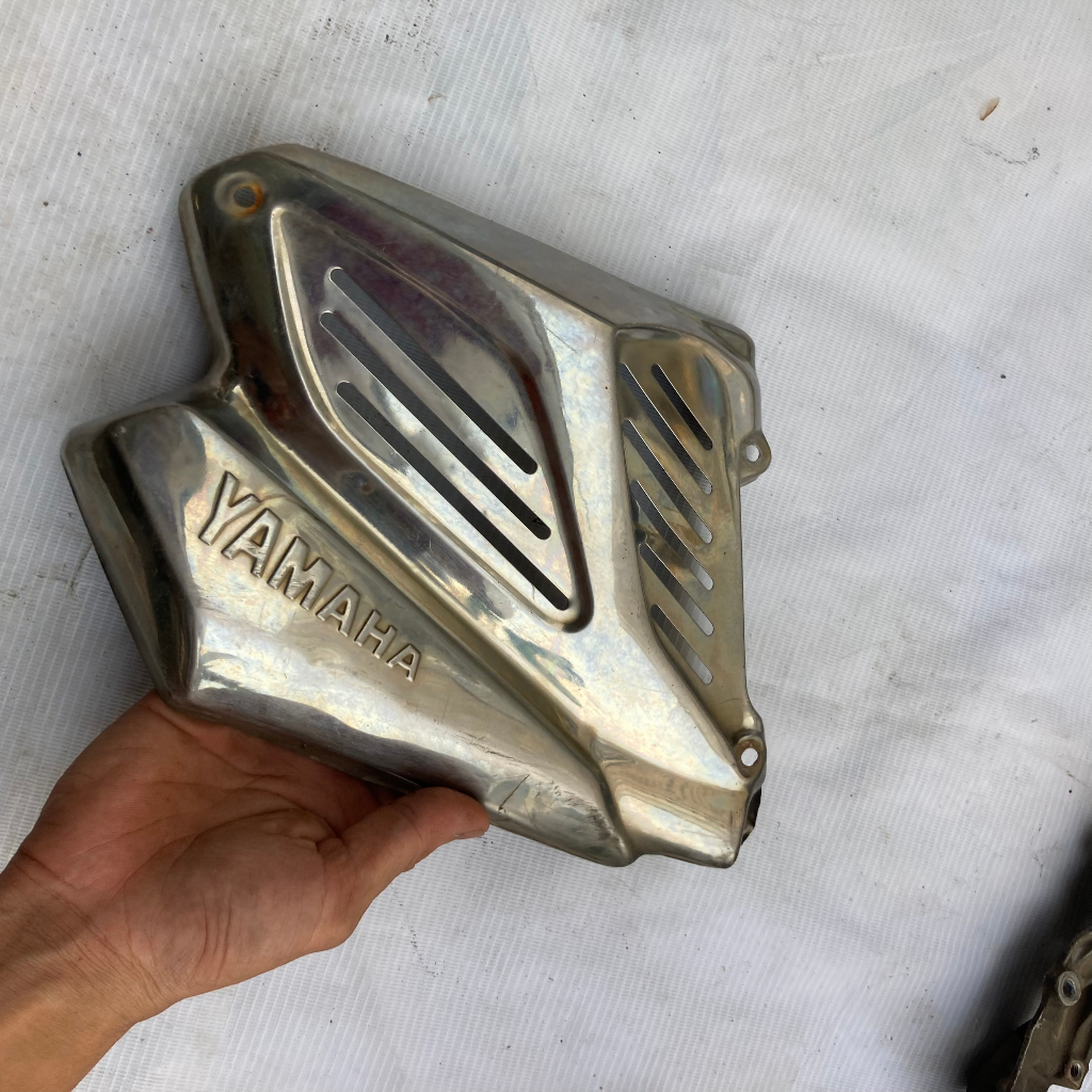 Chụp két nước Nouvo 4 - LX Yamaha - bảo vệ két nước inox nouvo 4 lx (hàng cũ tháo xe)còn đẹp