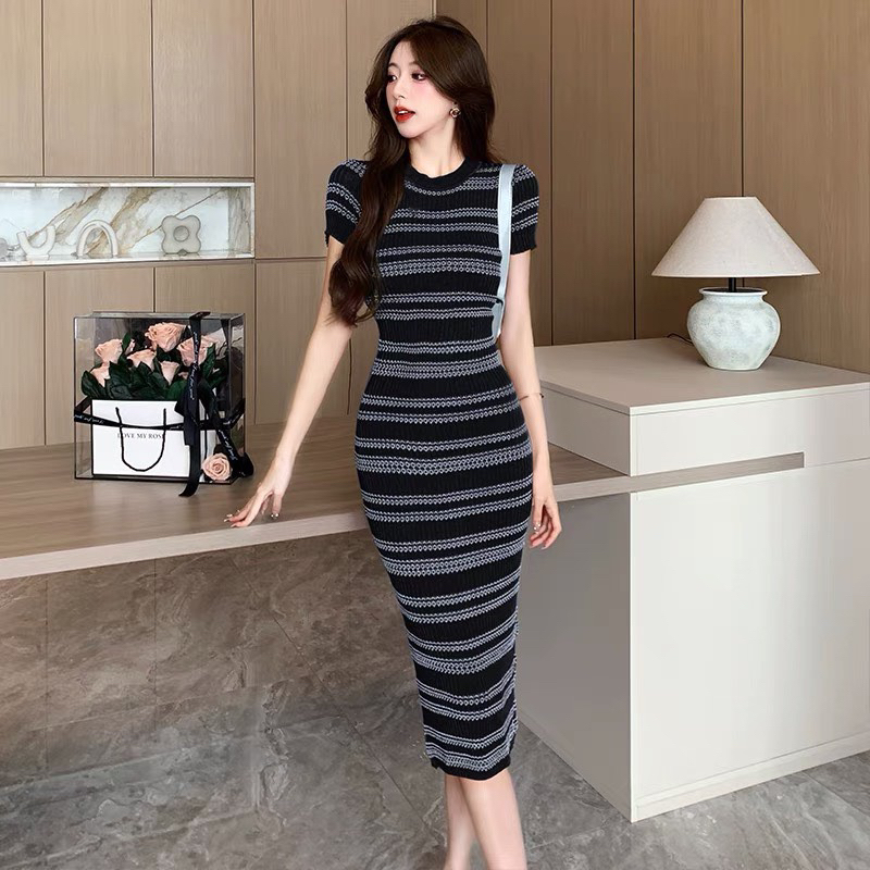 Đầm body len tôn dáng hàng QC dáng dài qua gối phong cách Hàn Quốc