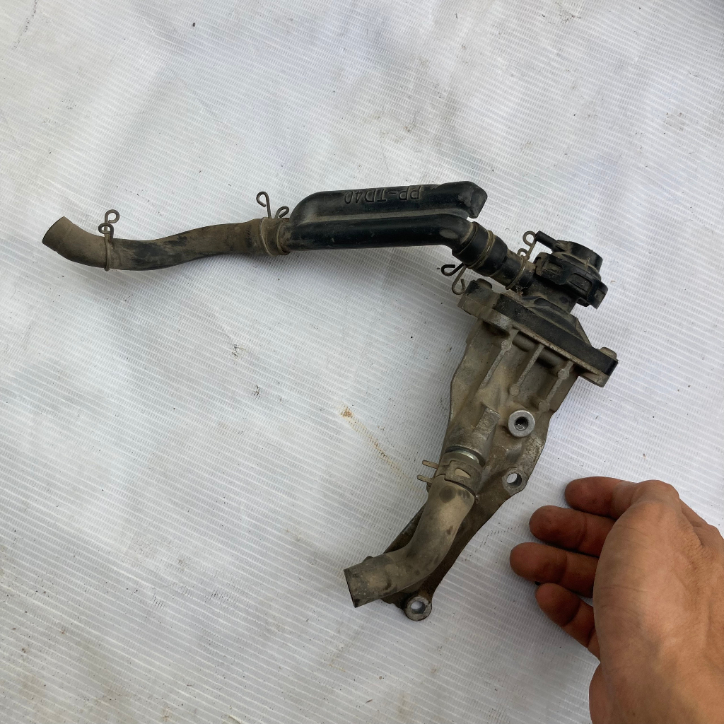 Cụm van Bơm Nước Nouvo 4 chính hãng Yamaha (hàng zin cũ tháo xe)còn đẹp