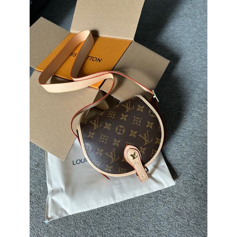 Túi tròn bầu box 2 lớp size 18 kèm dây da đeo chéo