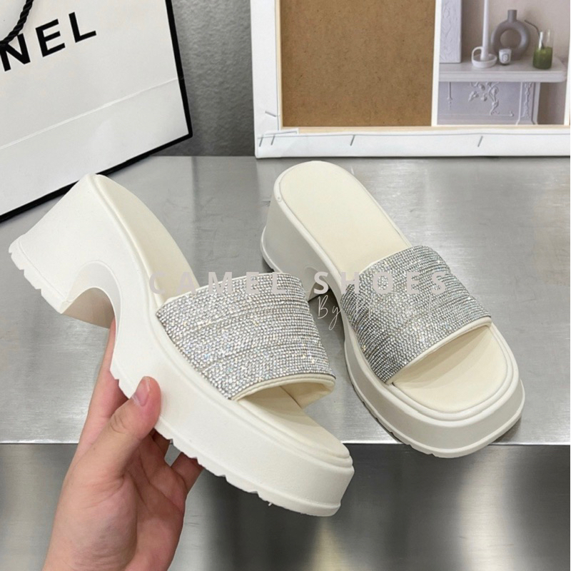 Dép Bánh Mì Quai Ngang Mềm Đính Đá Đế 5p Chống Trượt Thoải Mái Thời Trang Cho Nữ