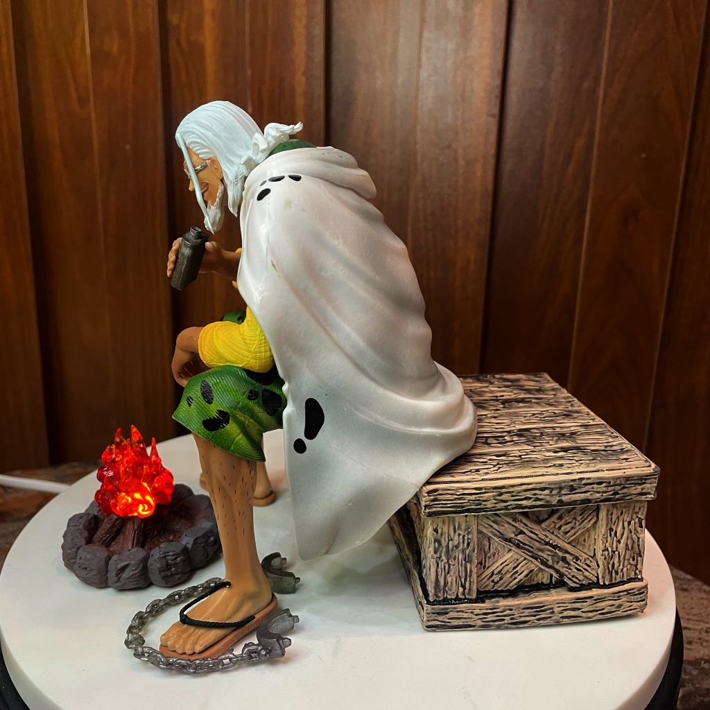 MÔ HÌNH NHÂN VẬT VUA BÓNG TỐI Silvers Rayleigh ANIME ONEPIECE, FIGURE, SƯU TẦM TRANG TRÍ DECOR LIGHT STORE MOHINH