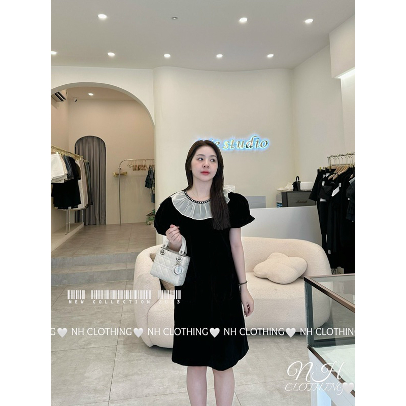 Váy nhung xuông phối cổ ren đính đá tiểu thư