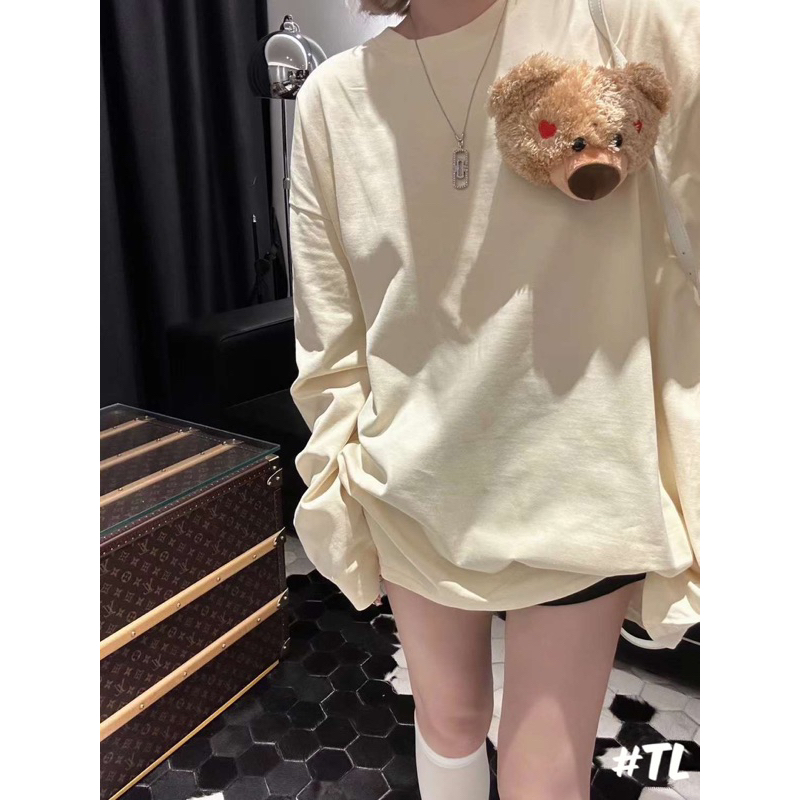 Áo nỉ 13de marzo lưng trái tim đính gấu bông