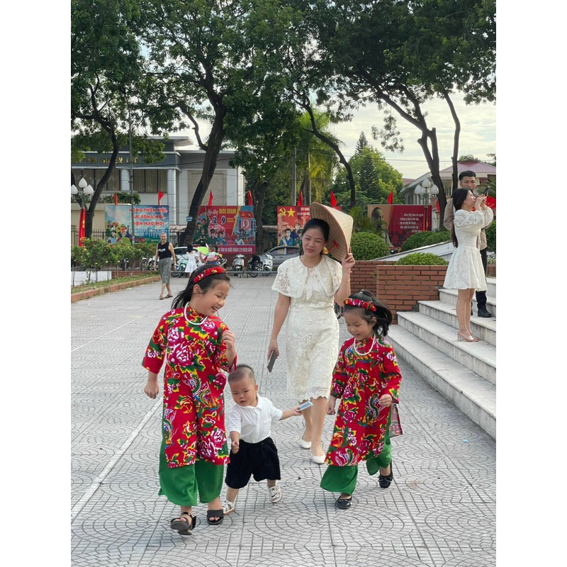 Áo dài có cổ Hoạ tiết con Công cho bé gái  size 5-35kg