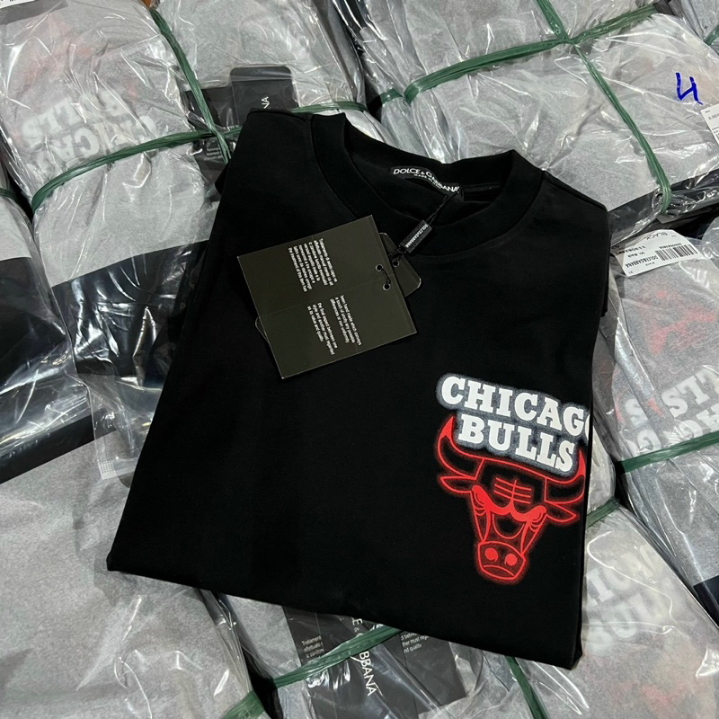 Áo CỘCNam Nữ In Chữ Chicago Bulls Hình Bò Tót Đỏ Hai Mặt . Áo Thun Cộc Tay Hàng Siêu Cấp Cho Các Boy Phố Hót