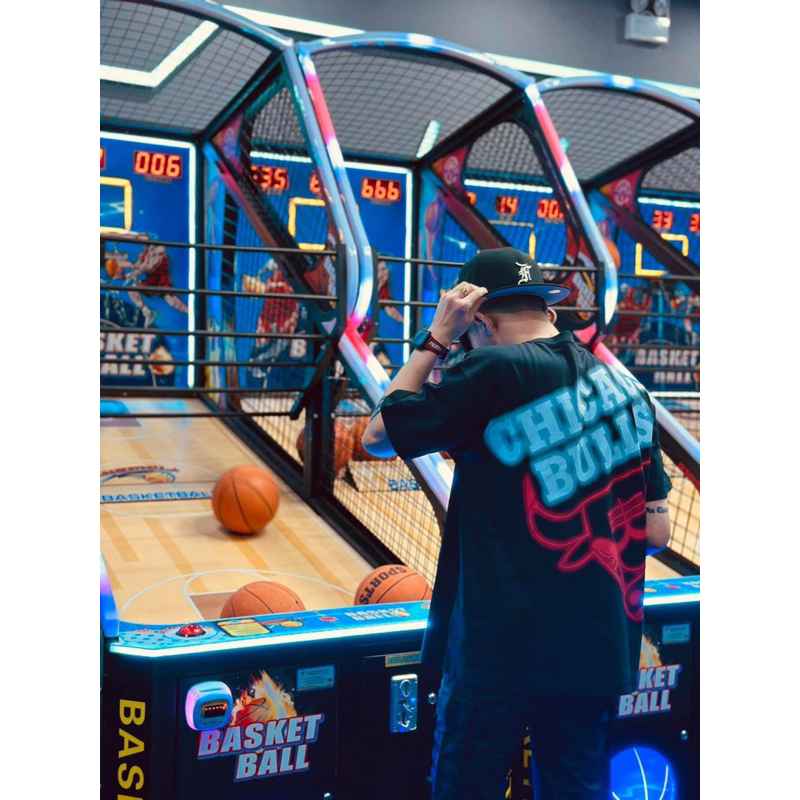 Áo CỘCNam Nữ In Chữ Chicago Bulls Hình Bò Tót Đỏ Hai Mặt . Áo Thun Cộc Tay Hàng Siêu Cấp Cho Các Boy Phố Hót