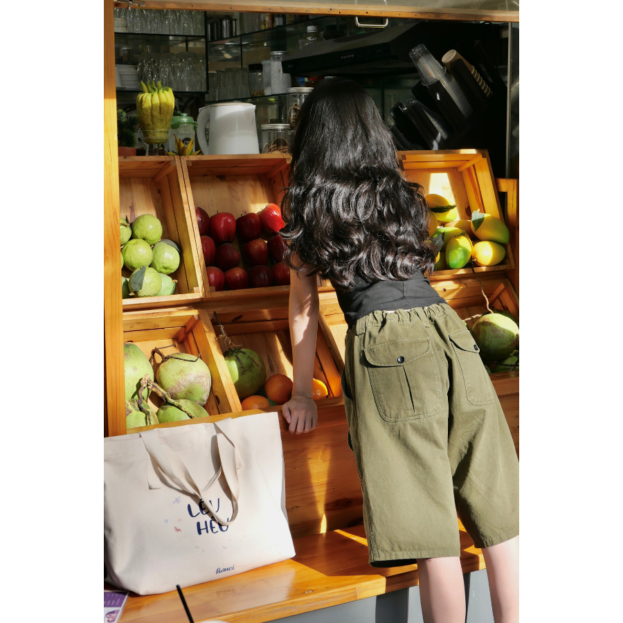 Quần kaki short túi hộp nữ Khaki Cargo Shorts - oula studios