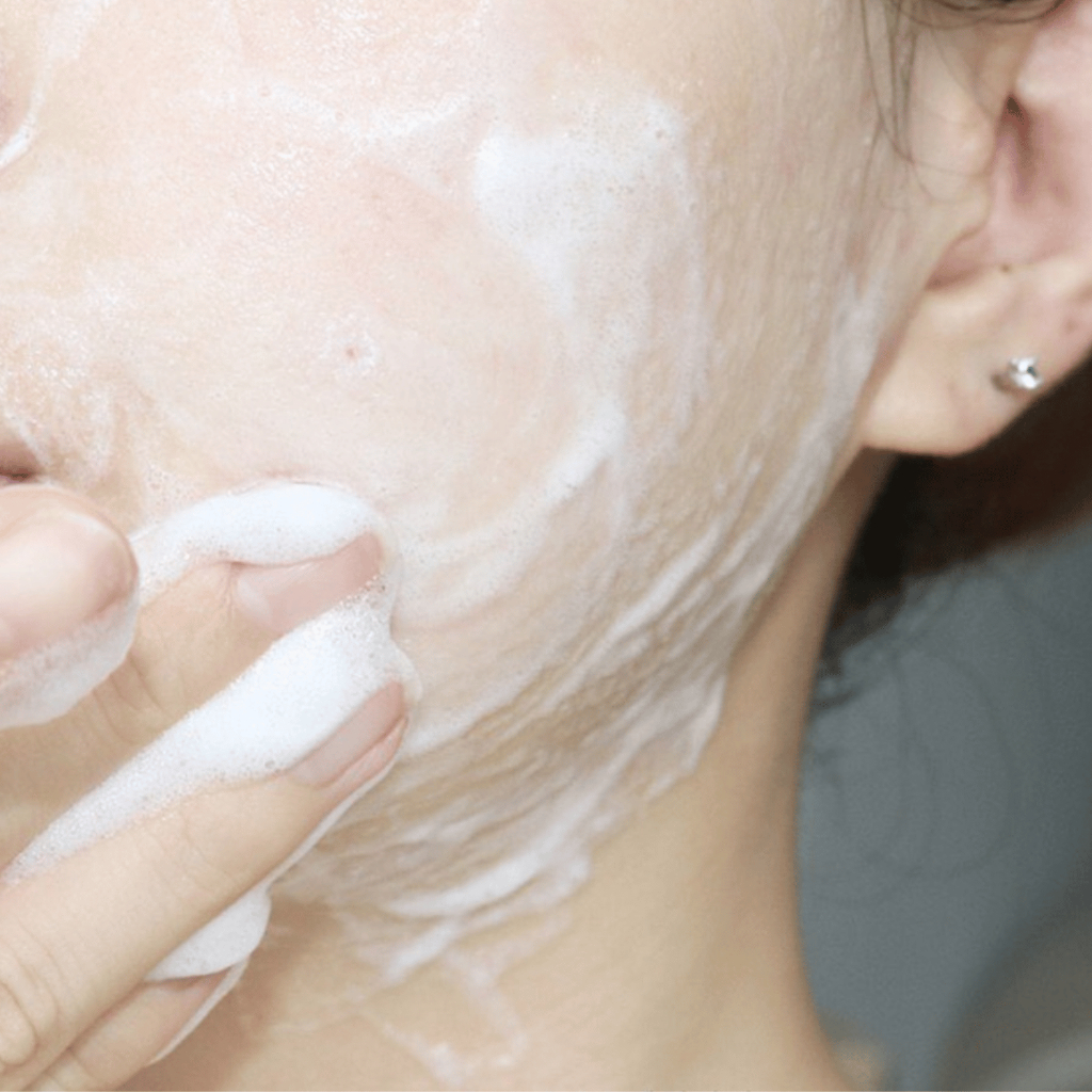 Gel Rửa Mặt BHA Compliment No Problem - 200ml