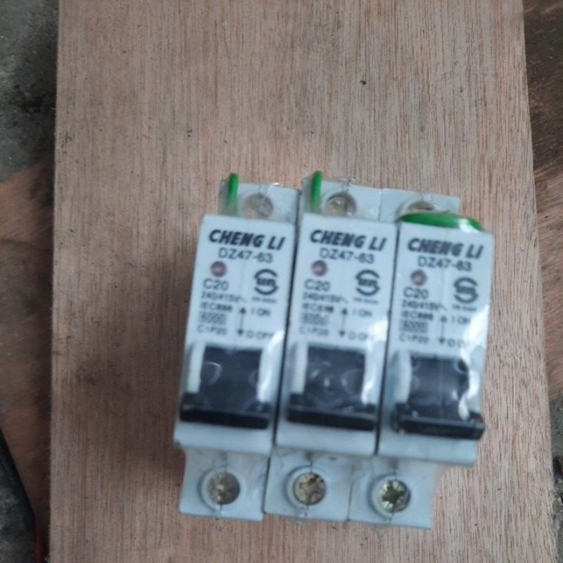 CP TÉP ĐƠN C20, 240V/415V