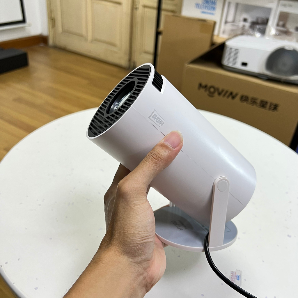 AUN HY300 - Máy chiếu mini xoay 180 độ - tích hợp Android 11 và tính năng Auto keystone chỉnh nghiêng trên gimbal
