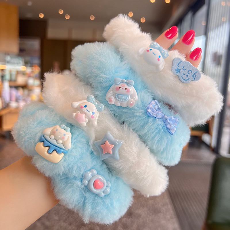 Dây buộc tóc lông mềm gắn charm hình Cinnamol