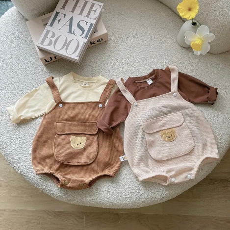 Set áo dài tay và yếm gấu màu be nâu cho bé trai, bé gái sơ sinh đến 1 tuổi