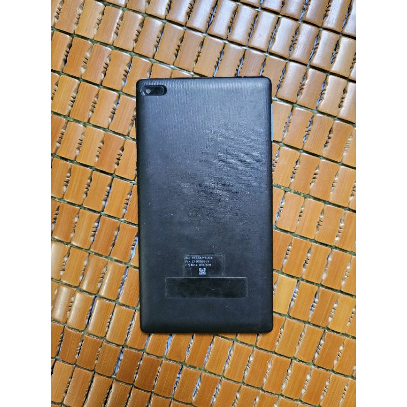 Lenovo Tab 7 inch , đang chạy Android 7.1, cảm ứng lúc ngon lúc đơ