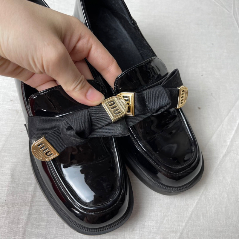 Giày đốc 2Hand màu đen da bóng Size 35