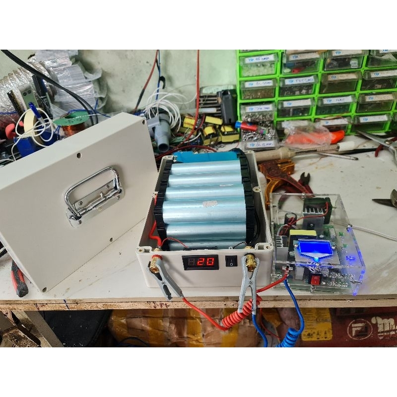 Pin lithium 12V/60Ah Tặng Sạc Và Balo Bảo Hành 1 Năm