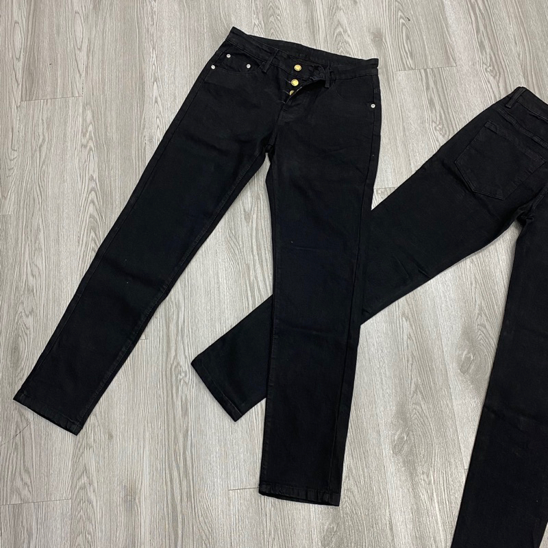 Quần dsq2 thêu lá đỏ hoa cúc đen trơn 4 cúc,quần jean dsq2 đen trơn thêu hoa cúc lá đỏ đơn giản không rách