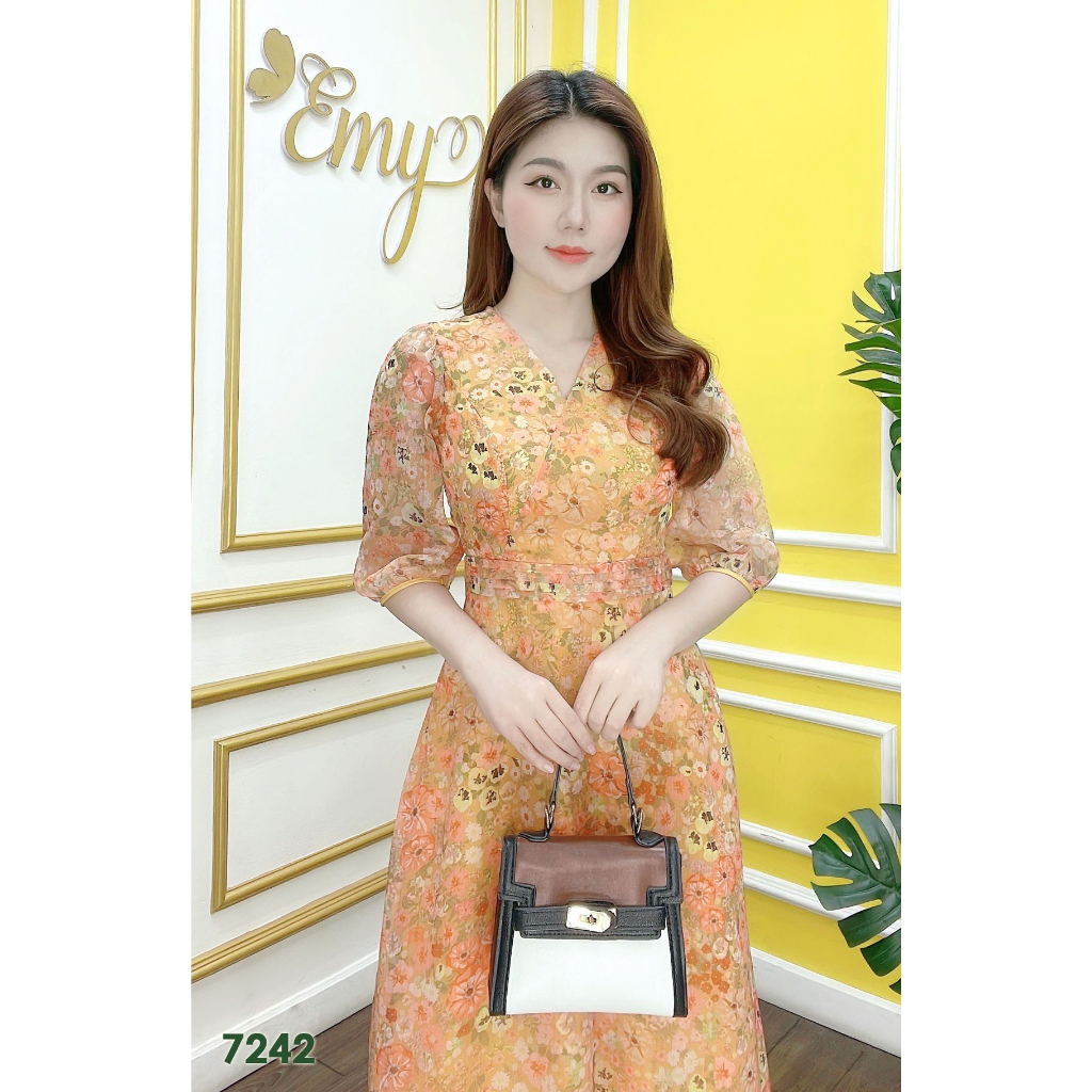 Đầm EMY EM7242 Maxi Tơ Xướt Cổ V