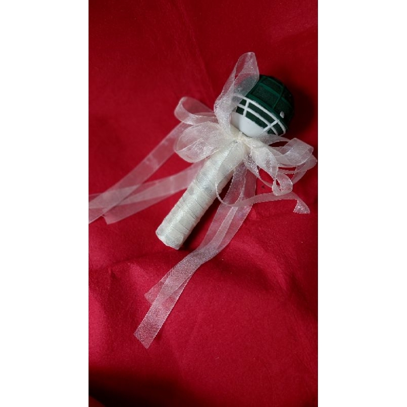 Tay cầm cắm hoa cưới cầm tay cô dâu  cho hoa thật và hoa giả