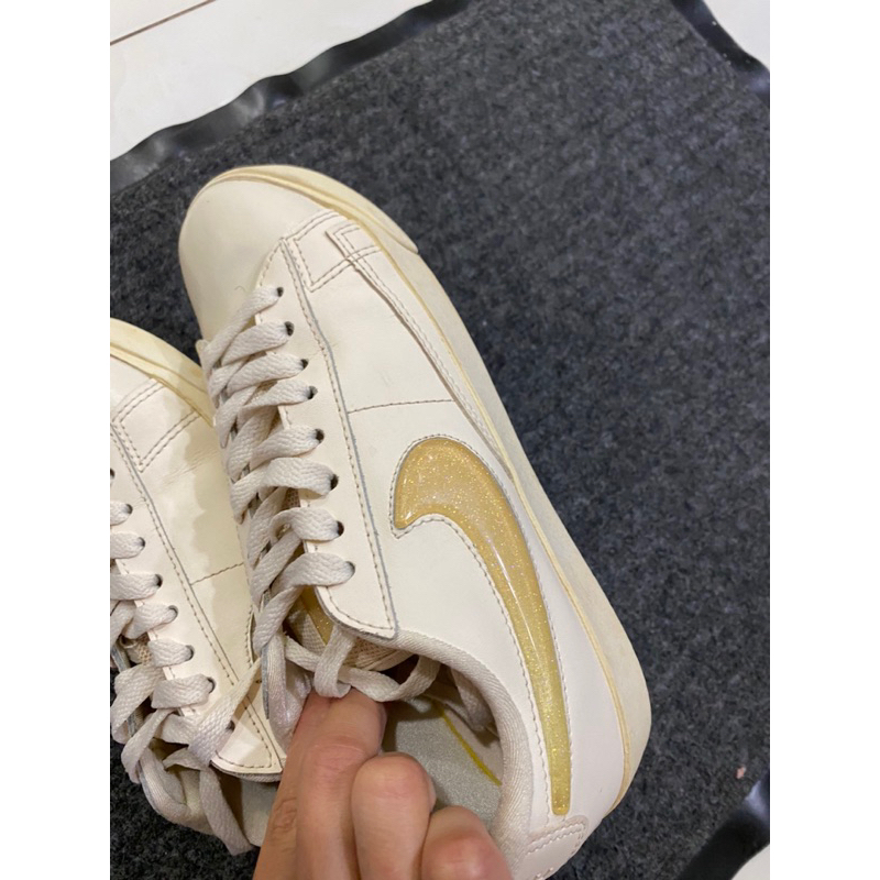 Giày thể thao nữ Nike AV9371-100 size 39 đã qua sử dụng