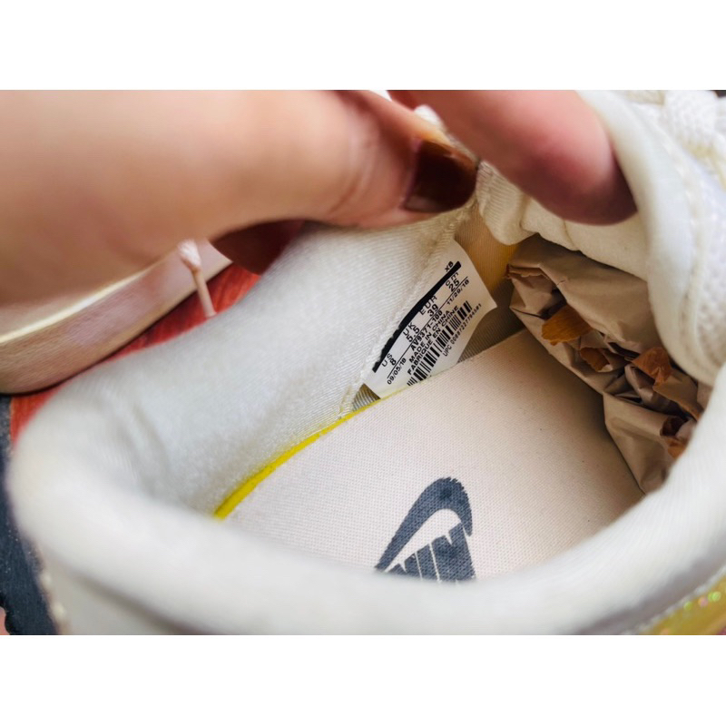 Giày thể thao nữ Nike AV9371-100 size 39 đã qua sử dụng