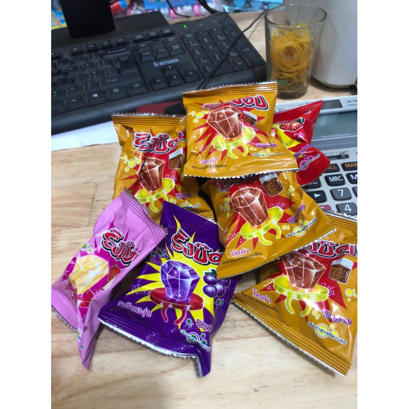 24 chiếc kẹo mút nhẫn