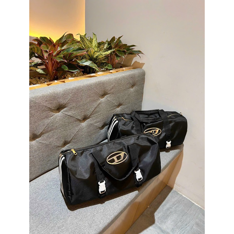 Túi du lịch, túi thể thao nam nữ hoạ tiết 3 sọc có tay cầm làm túi đeo chéo nam nữ , đi chơi đi làm công tác đều được