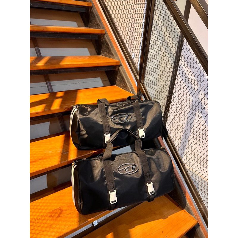 Túi du lịch, túi thể thao nam nữ hoạ tiết 3 sọc có tay cầm làm túi đeo chéo nam nữ , đi chơi đi làm công tác đều được