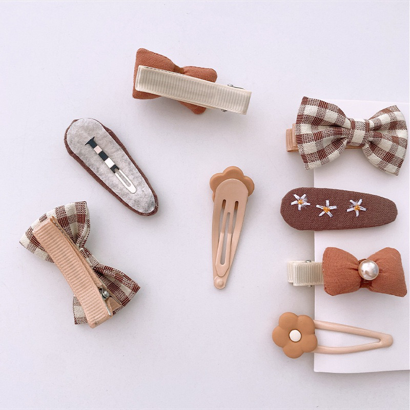 Set kẹp vải nâu vintage cho bé gái