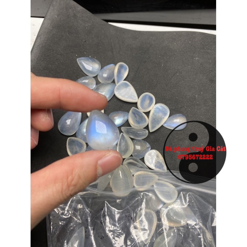 Mặt dây moonstone mặt trăng trong 8a vip ánh xanh mạnh