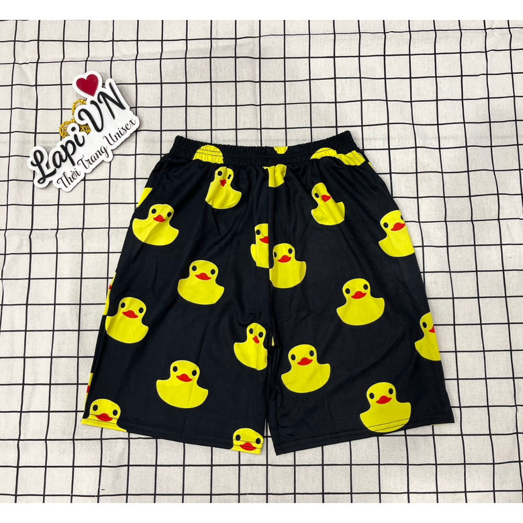 Quần Short Hoạt Hình Unisex In Hình Vịt Vàng, Freesize 38 đến 65kg, Chất Thun Co Dãn Tốt- Cami Fashion