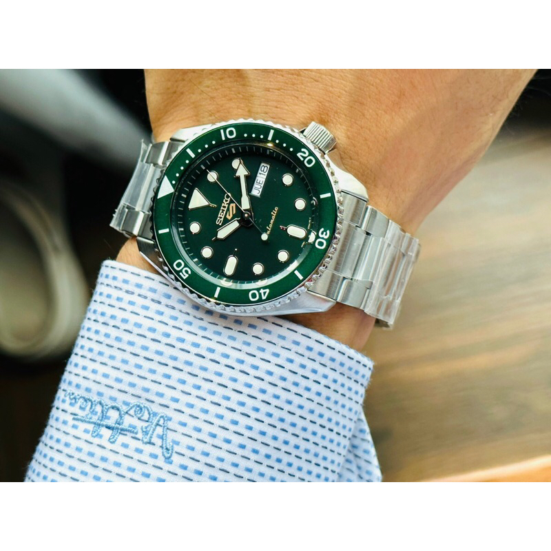 Đồng hồ nam dây thép Seiko 5 Sport Automatic Green SRPD63K1