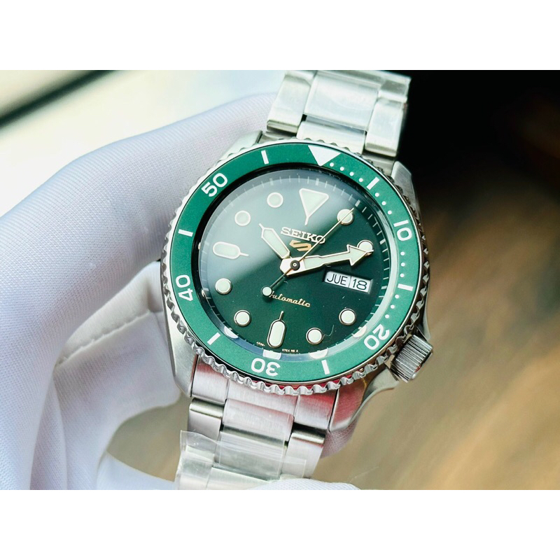 Đồng hồ nam dây thép Seiko 5 Sport Automatic Green SRPD63K1