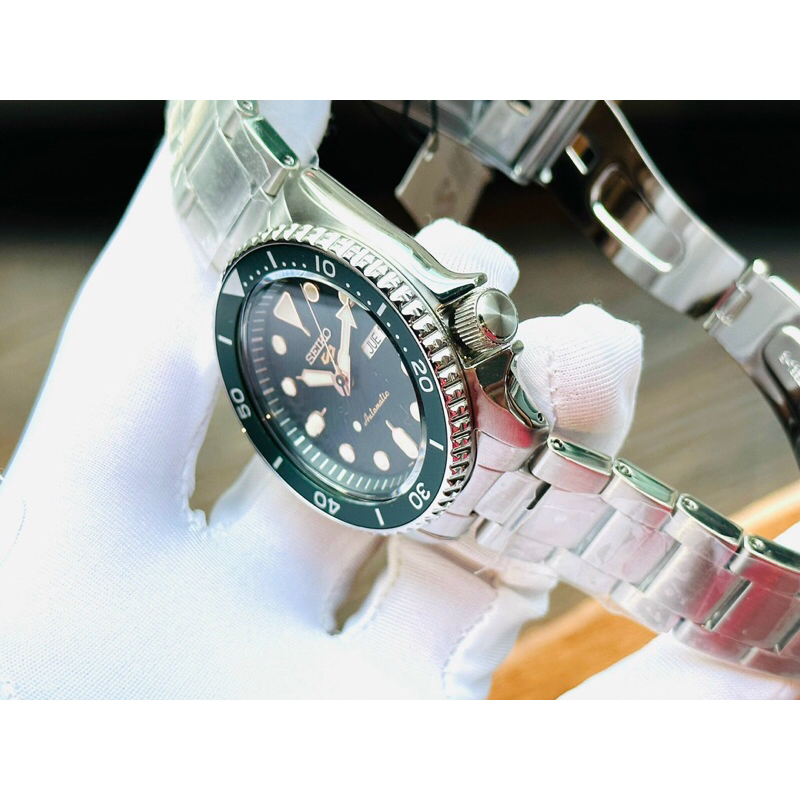 Đồng hồ nam dây thép Seiko 5 Sport Automatic Green SRPD63K1