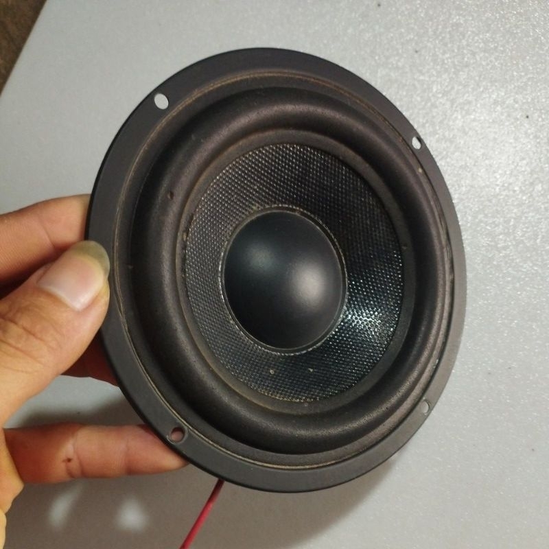 Loa trầm tháo loa vi tinh