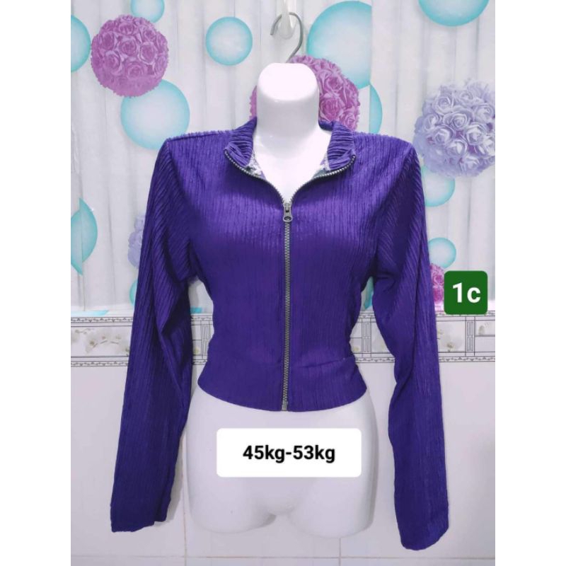 Ao khoác xốp màu lung.